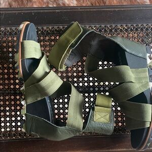 SOREL STRAPPY SANDALS